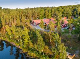 Hjälmargården, camping resort en Läppe