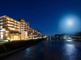 Ryokan Ayu no Sato, hotel s jacuzzi v destinaci Hitojoši