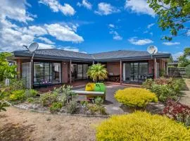 Bream Bay Bach - Ruakaka Holiday Home