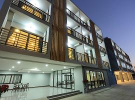 CHANAPAT APARTMENT, allotjament vacacional a Chiang Mai