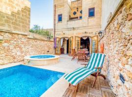 5 bedrooms villa with private pool and wifi at In Nadur 1 km away from the beach, hotel with parking in Nadur