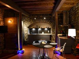 Caveau Contemporain KV'O37, khách sạn ở Arbois