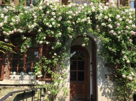 Le Chénia, vacation home in Wanze