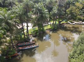 AbCa's Creek Lodge, chalé em Bintang