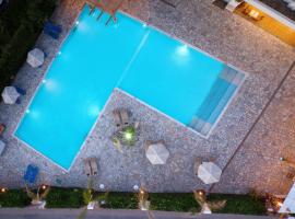 Oasis Beach Hotel - Adults Only, hotel in: Anissaras, Chersonissos