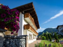 Stangl Appartements, hotel com estacionamento em Flachau