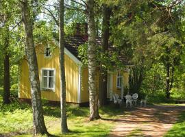 Tammiston Cottages, отель в Наантали