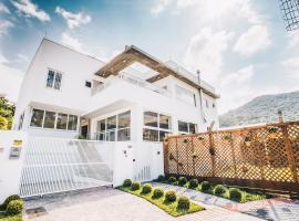 Pousada Native, hotel cerca de Santuario de Nuestra Señora Inmaculada Concepción de la Laguna, Florianópolis