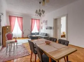 Mira Center Residence