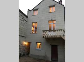 Jolie maison en tuffeau dans le centre de Saumur, hotel v destinácii Saumur