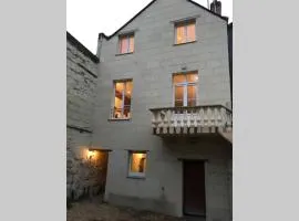 Jolie maison en tuffeau dans le centre de Saumur