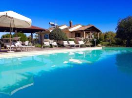 Alghero, Villa Mariposa with swimming pool for 1214 people, hotel v mestu Casa Minnina