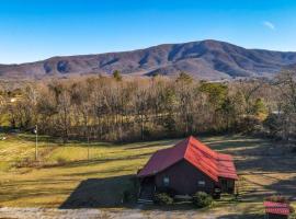 Beautiful View! Log cabin,Fireplace,Hot Tub,Arcade,Pool,Fishing, cottage ở Sevierville