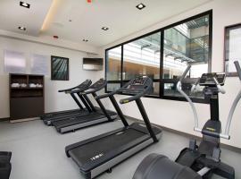 Staybridge Suites - Guadalajara Novena by IHG, self catering accommodation in Guadalajara