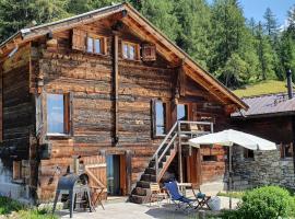 Chalet Biene - Swiss Alp Chalet with Sauna and Jacuzzi, hotel v destinaci Ulrichen