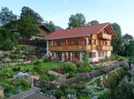 Ferienwohnungen im Rosengarten inkl. Chiemgaukarte