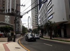 Ótimo Apto. 180 metros do Mar, hotel v destinaci Balneário Camboriú