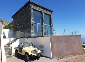 Refúgio de Pedra, hotel in Fajã da Ovelha