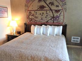 The Polynesian Resort, hotel with hot tubs in Ocean Shores