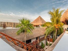 Kin Ha Tulum Hotel, מלון בטולום