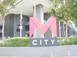 M City Lake View 1+1 Room