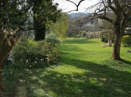 Au pays des abbayes, hotel bajet di Dourgne