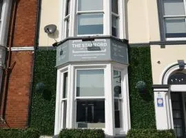 Stamford Guest House, 3 Min Walk to Southport Lord St, with Parking & Perfect Getaway