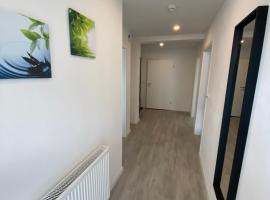 Schöne Ferienwohnung in Landsberg – hotel w mieście Landsberg