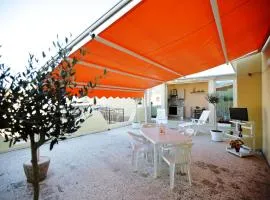 RE SOLE CASE VACANZE - Esclusivo Attico M A R T E con spaziosissima terrazza solarium attrezzata