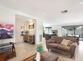 Parkview - Echuca Holiday Homes, hotel in Moama