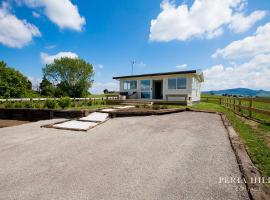 Peria Hills Cottage, country house in Matamata