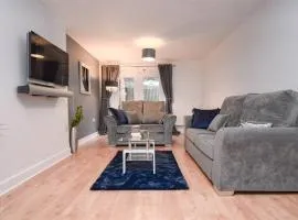Foxley Place: MK City house for large groups