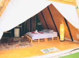 Bridge Hill Cafe Glamping, glamping site sa Khao Sok