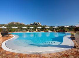 Hotel Parco Degli Ulivi - Sardegna, hotel near Liscia Ruja Beach, Arzachena