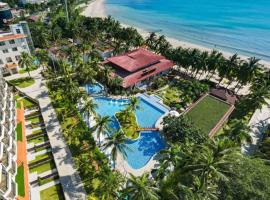 Sanya South China Hotel, hotel con piscina en Sanya