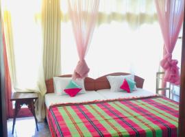 Kandy IVY Banks Holiday Resort, отель в Канди