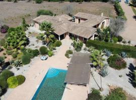 Finca Casa Mas – hotel w mieście Santanyi