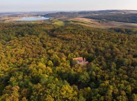 Zseri Vadászház, holiday rental in Fehérvárcsurgó