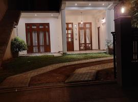 Elite Holiday Home, Anuradhapura, hotel a Anuradhapura