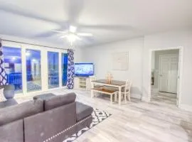 BRAND NEW!Laketown Wharf 233! Beautiful 3 BD, Great Amenities, And Great Location
