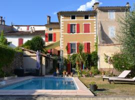 Viesnīca ar autostāvvietu St Jean du Gard : Spacious Apartment with Use of Pool pilsētā Senžana Dugāra