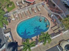 Carlton House Motel and Suites, hotel in St Pete Beach