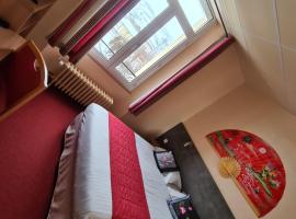 HOSTELLERIE du CANTAL, hotell i Murat