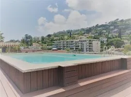 Apt Golfe Juan - 5min des plages - Parking privée - Piscine Rooftop