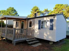 Bungalow de 3 chambres avec piscine partagee jardin amenage et wifi a Argences en Aubrac, pet-friendly hotel in Banes