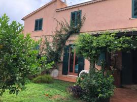 Casale ristrutturato 3 Km Tropea, country house in Santa Domenica