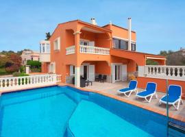 Villa Lirica, hotel with parking in Cala Blava