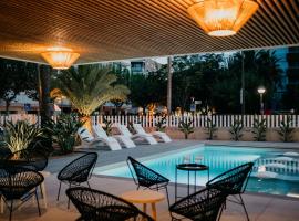 Instants Boutique Hotel - Adults Only: Cambrils'te bir otel