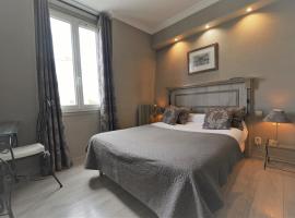 Hôtel du Château, hotel v destinaci Vincennes