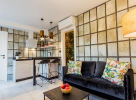 Villa Capitis in the center